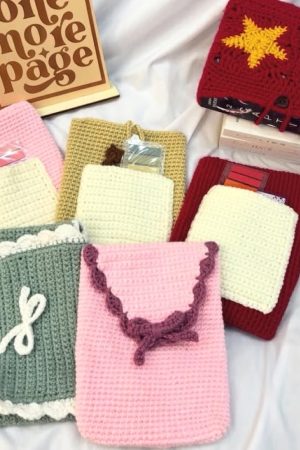 BOOK POCKET